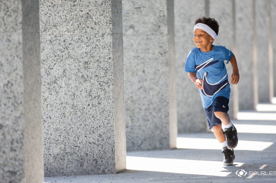 Photographe Portrait en extérieur à Genève - Garçon sportif à Lancy Pont Rouge
